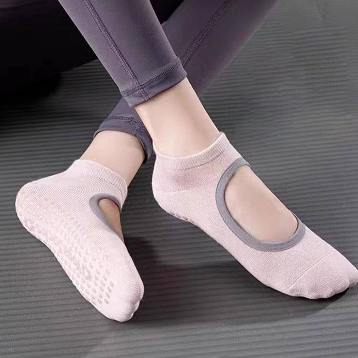Non-Slip Yoga Socks for Women  - Yoga & Fitness With Faye The Well Being Studio Abbots Langley Reviews recensie en prijs